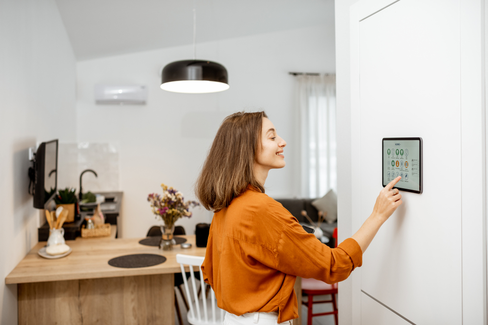 how smart lighting system works