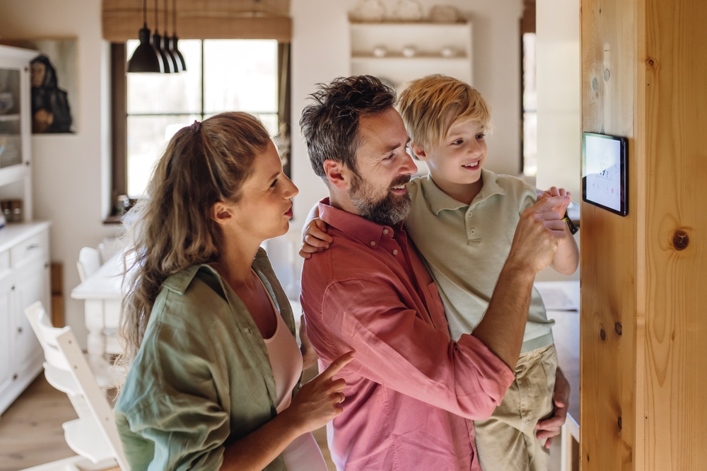 Who specializes in sophisticated smart home technology in Fort Myers, FL?