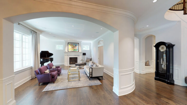 How can a smart home equipped with technology enhance older residents' safety and independence?